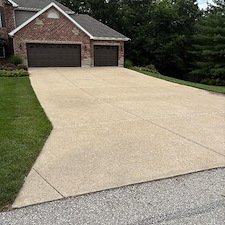 Top-Quality-Driveway-Cleaning-Performed-in-Foristell-MO 1